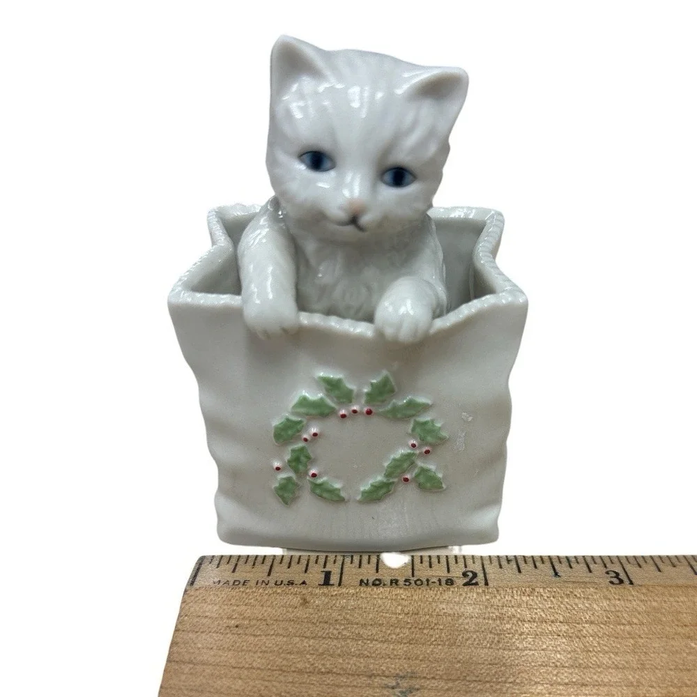 Lenox Capture the Season Cat in Christmas Bag Figurine Ceramic